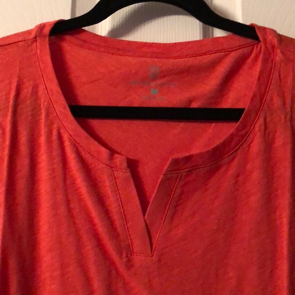 New York and Company NWT Split Neck T-Shirt - Picture 2 of 5